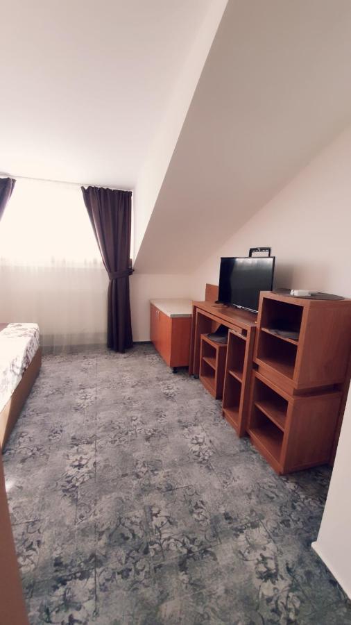 Stay Inn Rediu Valea Lupului  Екстериор снимка
