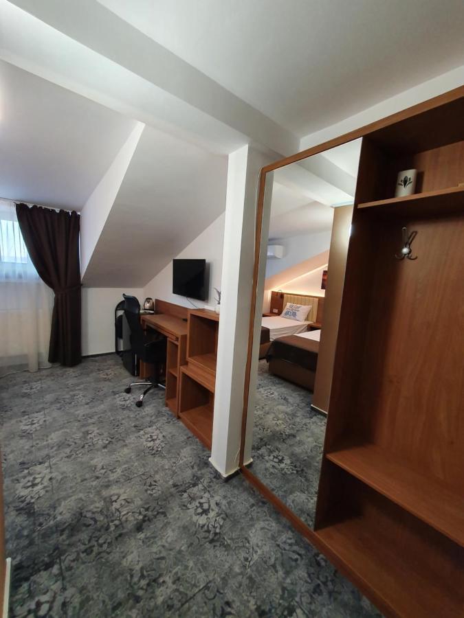 Stay Inn Rediu Valea Lupului  Екстериор снимка
