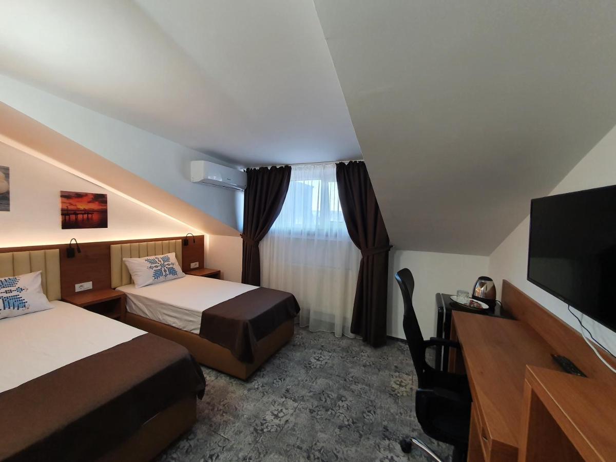 Stay Inn Rediu Valea Lupului  Екстериор снимка