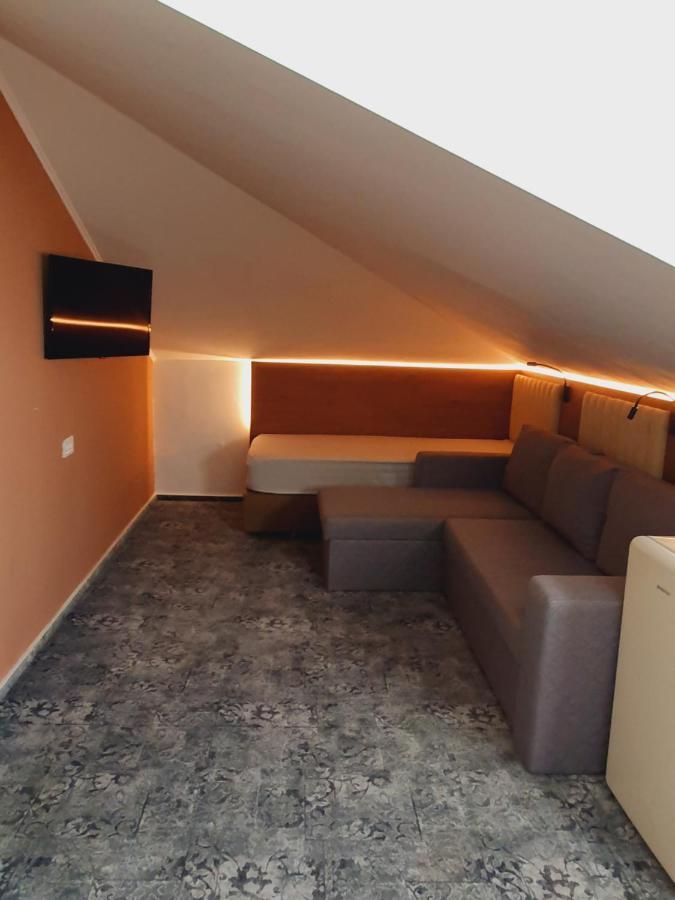 Stay Inn Rediu Valea Lupului  Екстериор снимка